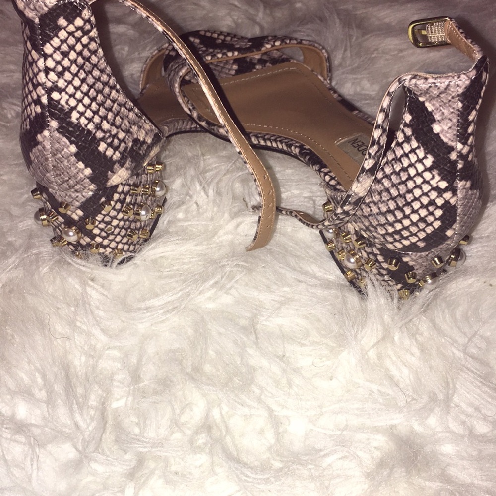 Heels - Picture 6 of 6